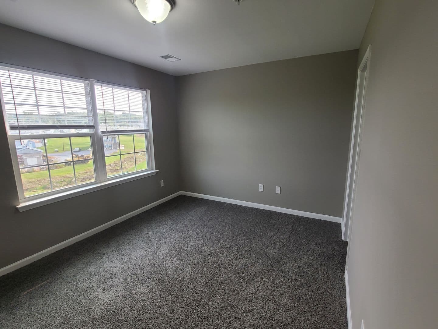 Waynesboro House: 393 Viewpoint Way