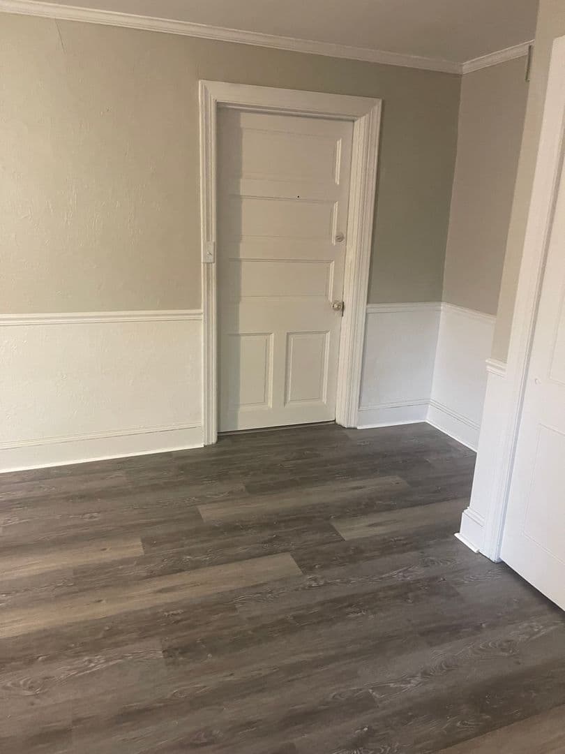 Carlisle Apartment: 132 S Hanover St
