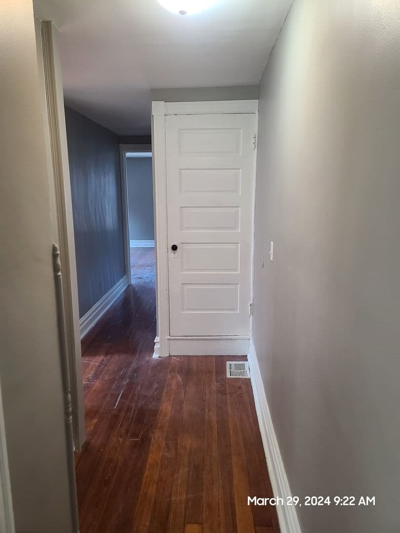 Waynesboro Apartment: 19 E North St