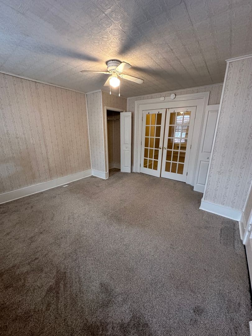 Newville Apartment: 26 E Main Street