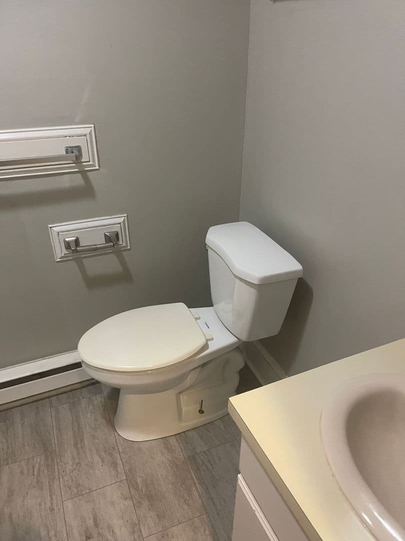 Carlisle Apartment: 132 S Hanover St