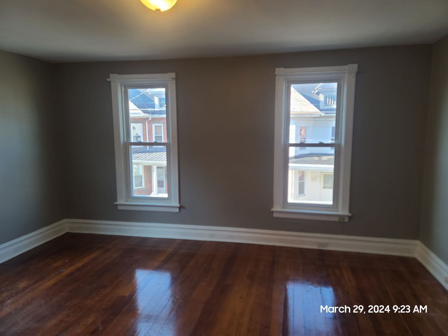 Waynesboro Apartment: 19 E North St