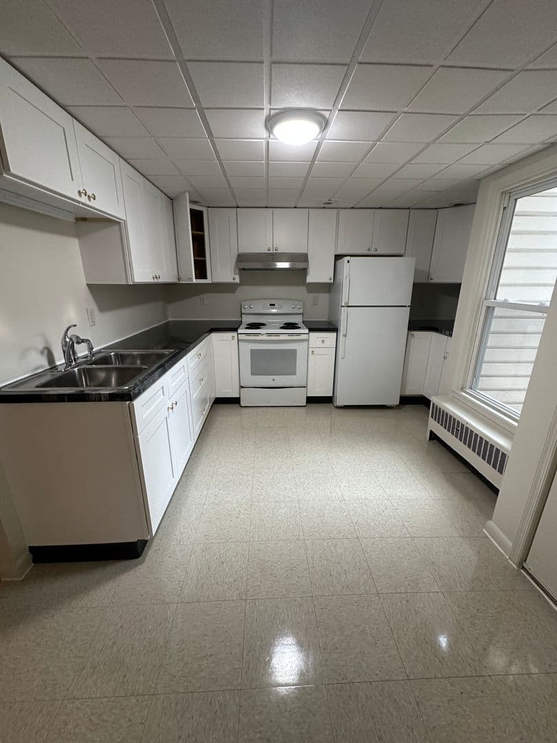 Newville Apartment: 26 E Main Street