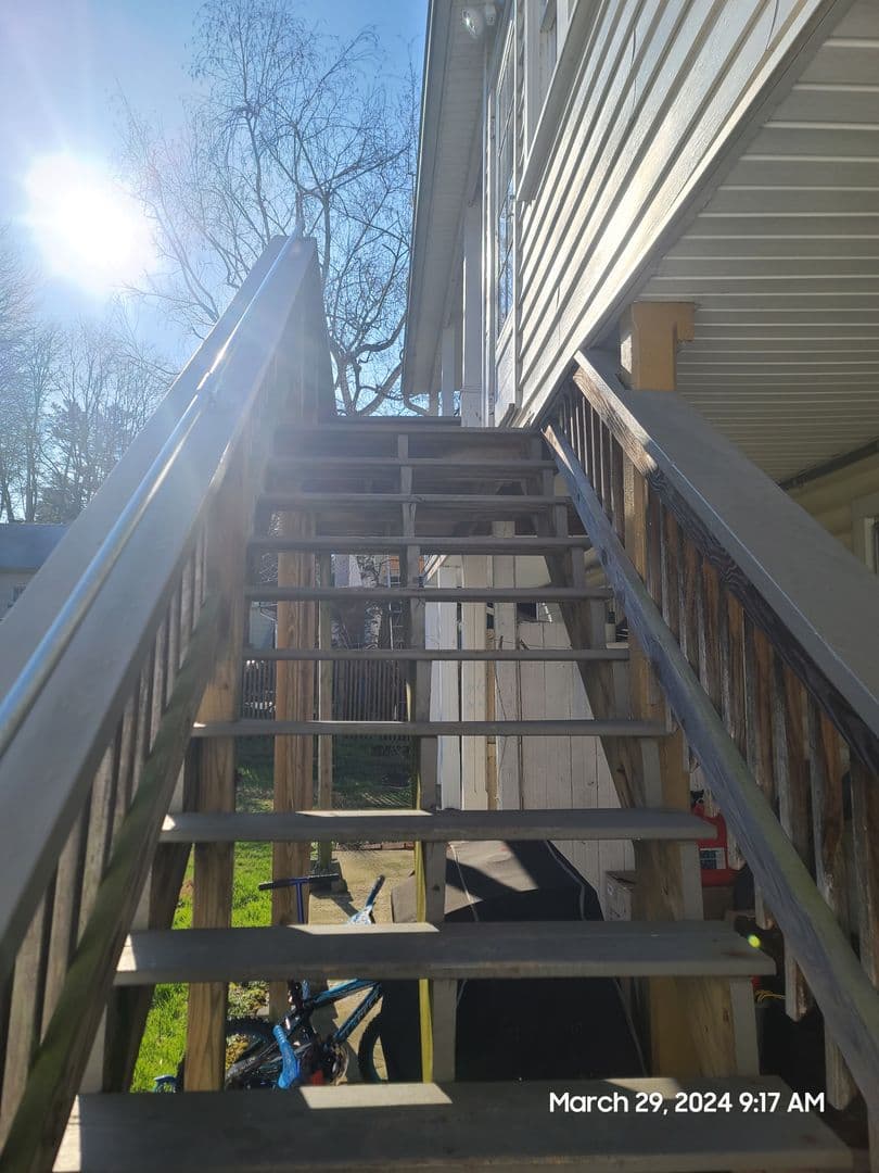Waynesboro Apartment: 19 E North St