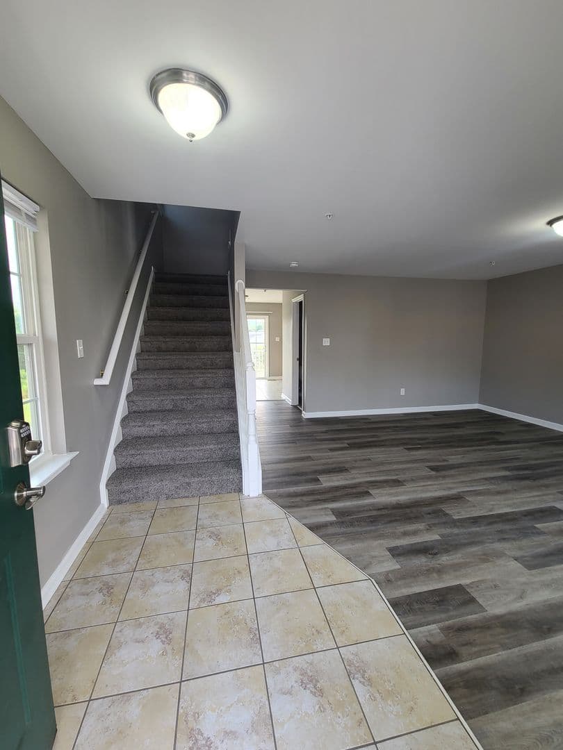 Waynesboro House: 393 Viewpoint Way