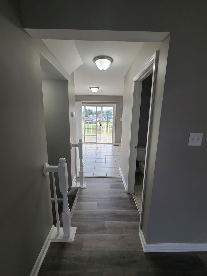 Waynesboro House: 393 Viewpoint Way