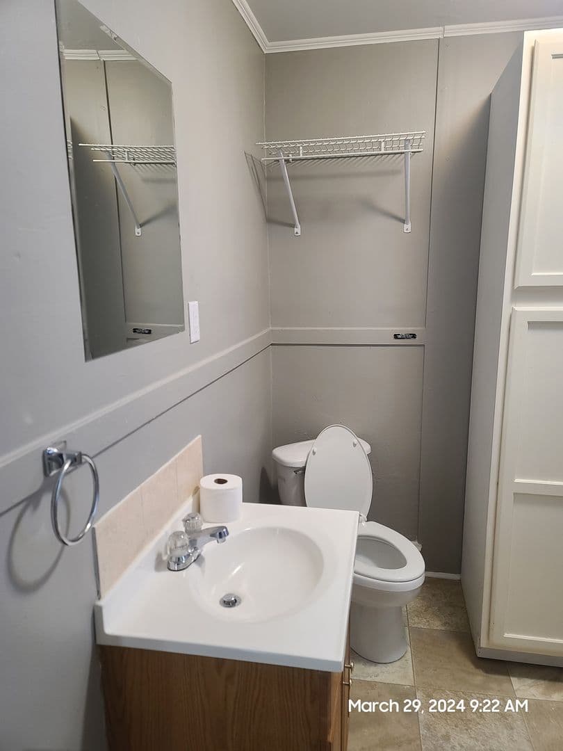 Waynesboro Apartment: 19 E North St