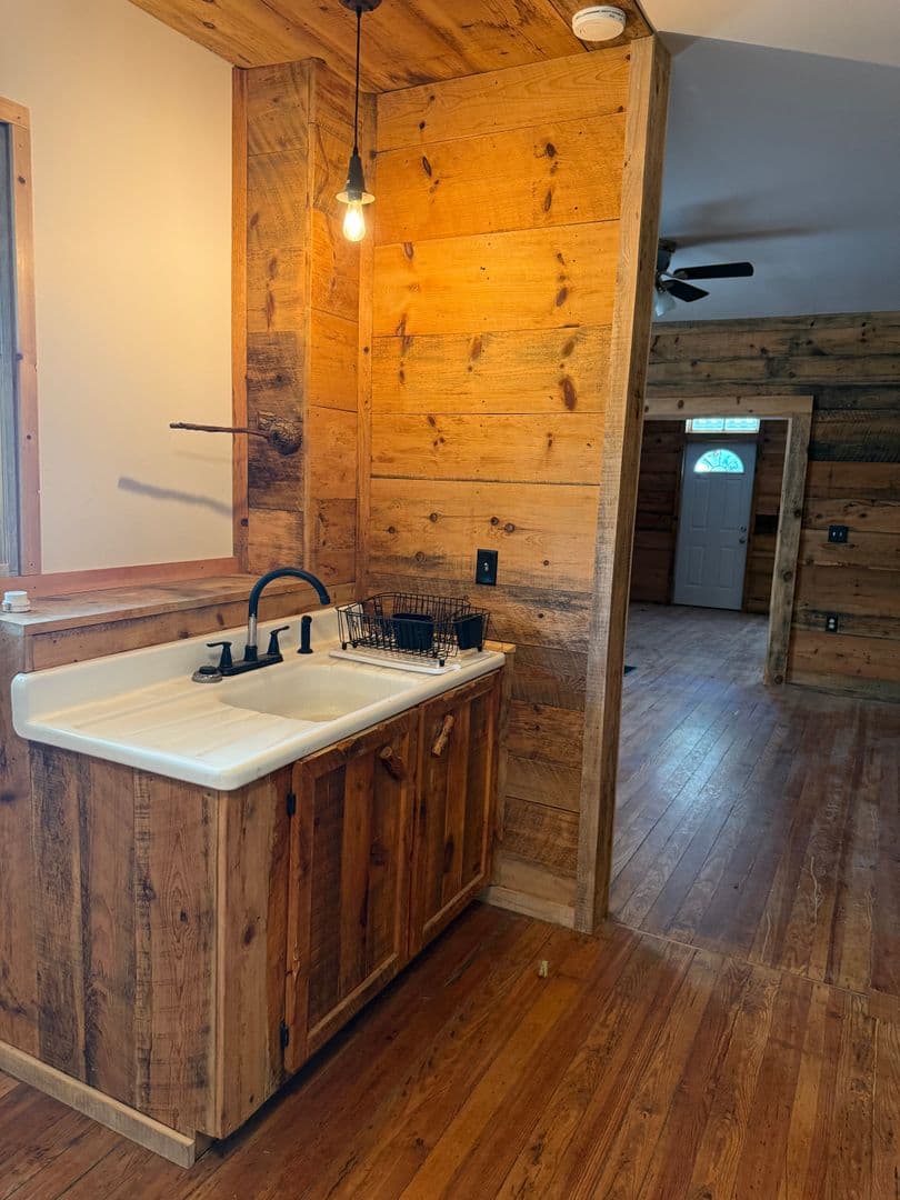 Carlisle House: 432 North Pitt Street