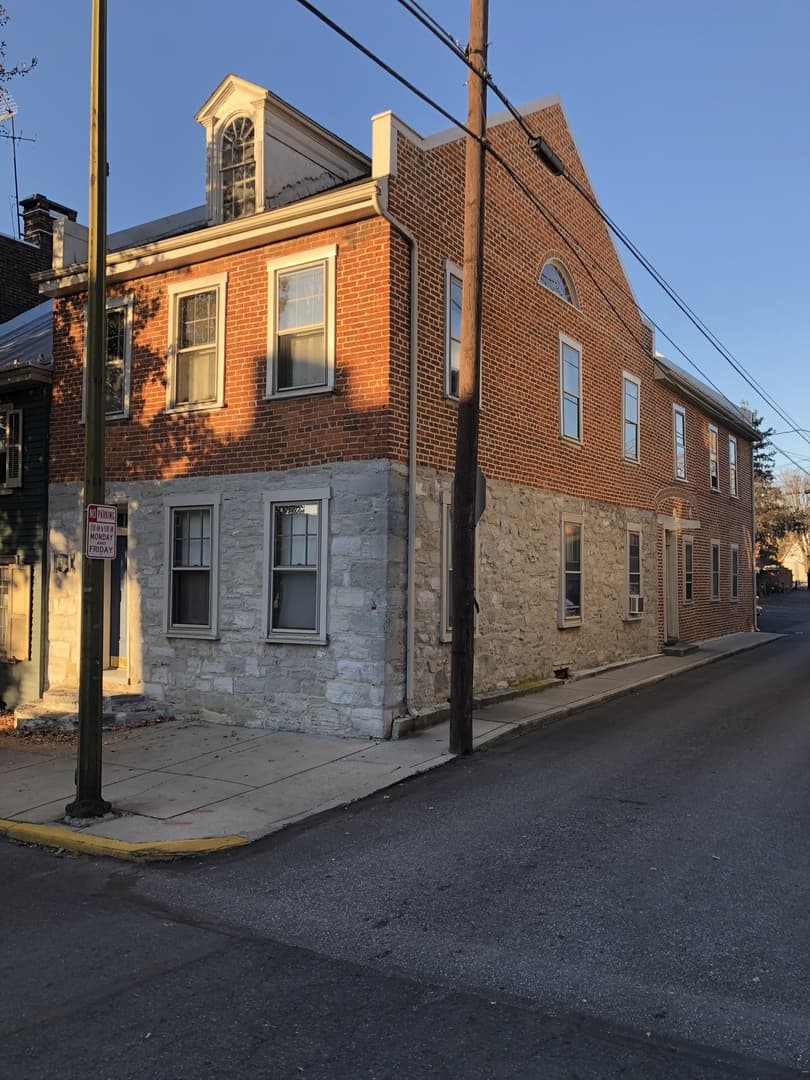 Carlisle Apartment: 132 S Hanover St
