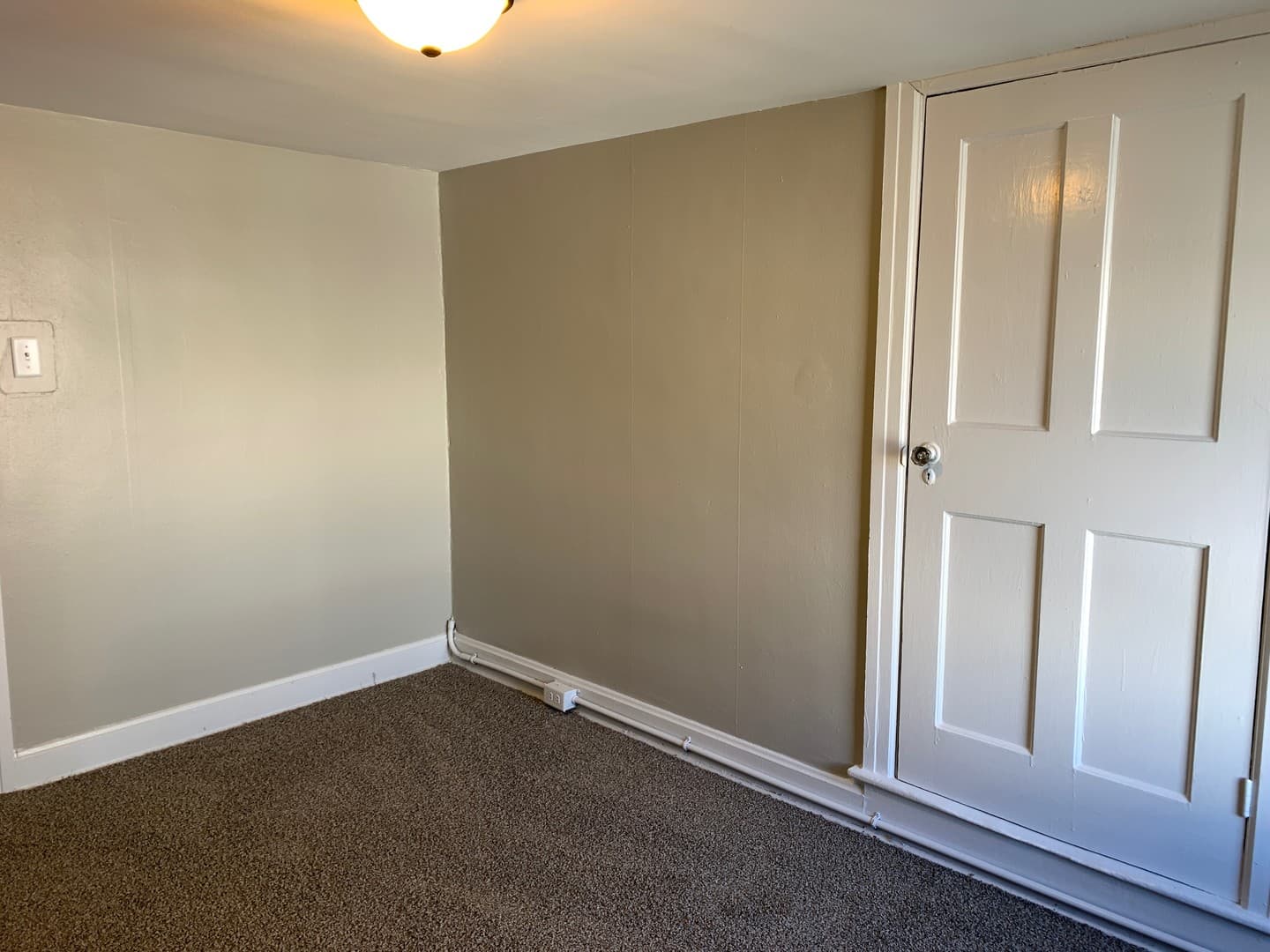 Carlisle Apartment: 143 & 145 N West