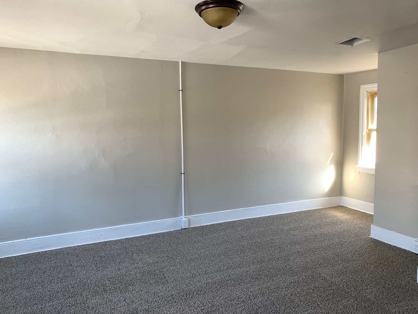 Carlisle Apartment: 143 & 145 N West
