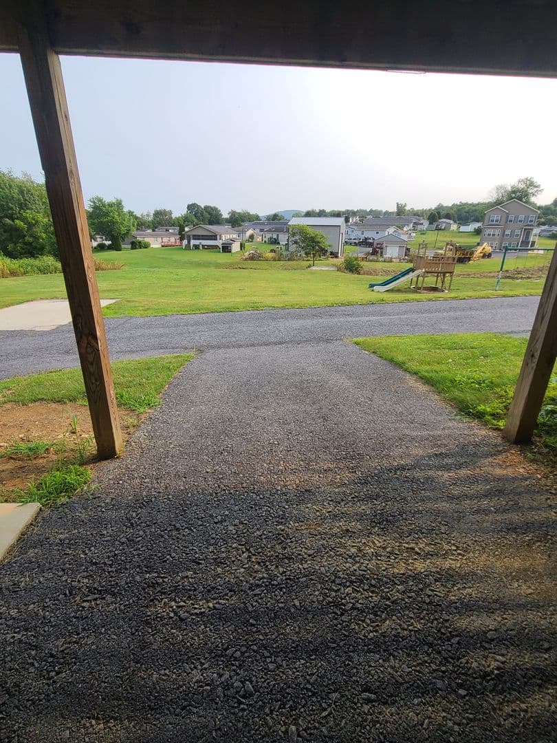 Waynesboro House: 393 Viewpoint Way