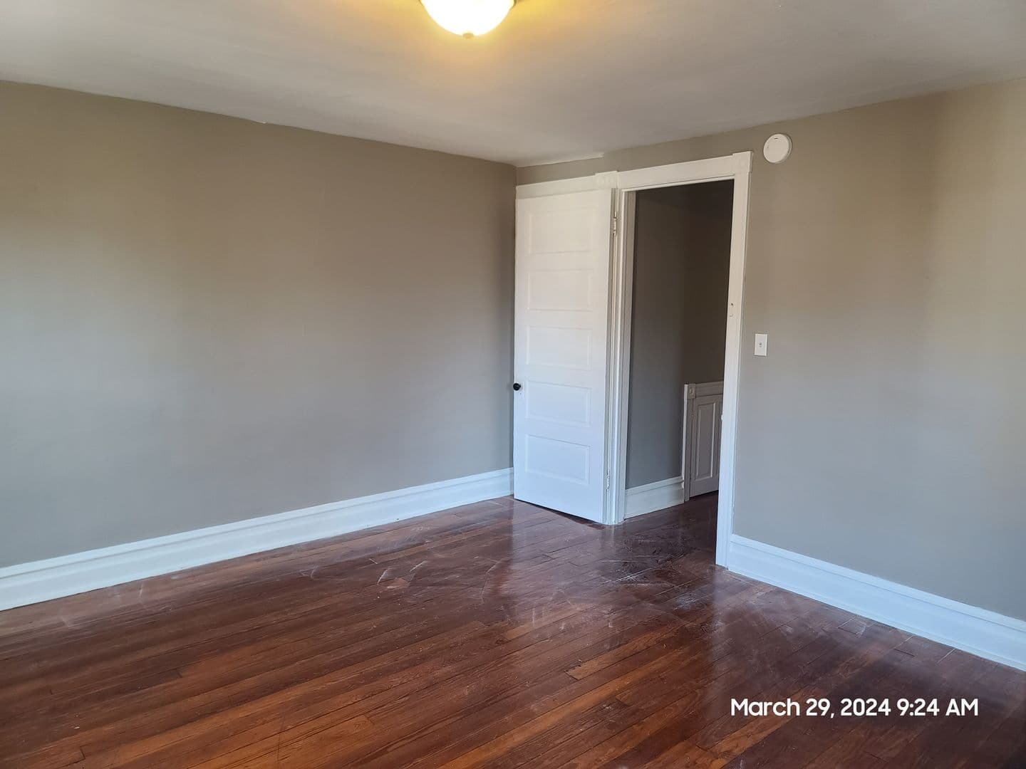 Waynesboro Apartment: 19 E North St