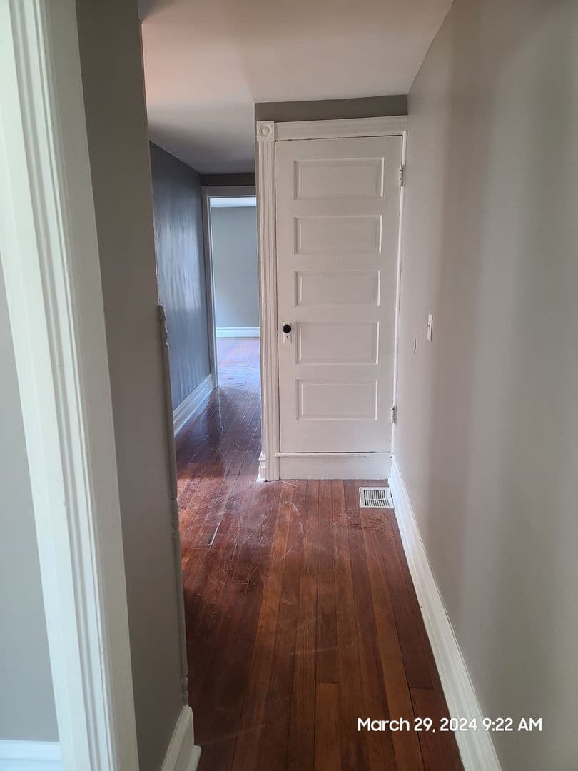 Waynesboro Apartment: 19 E North St