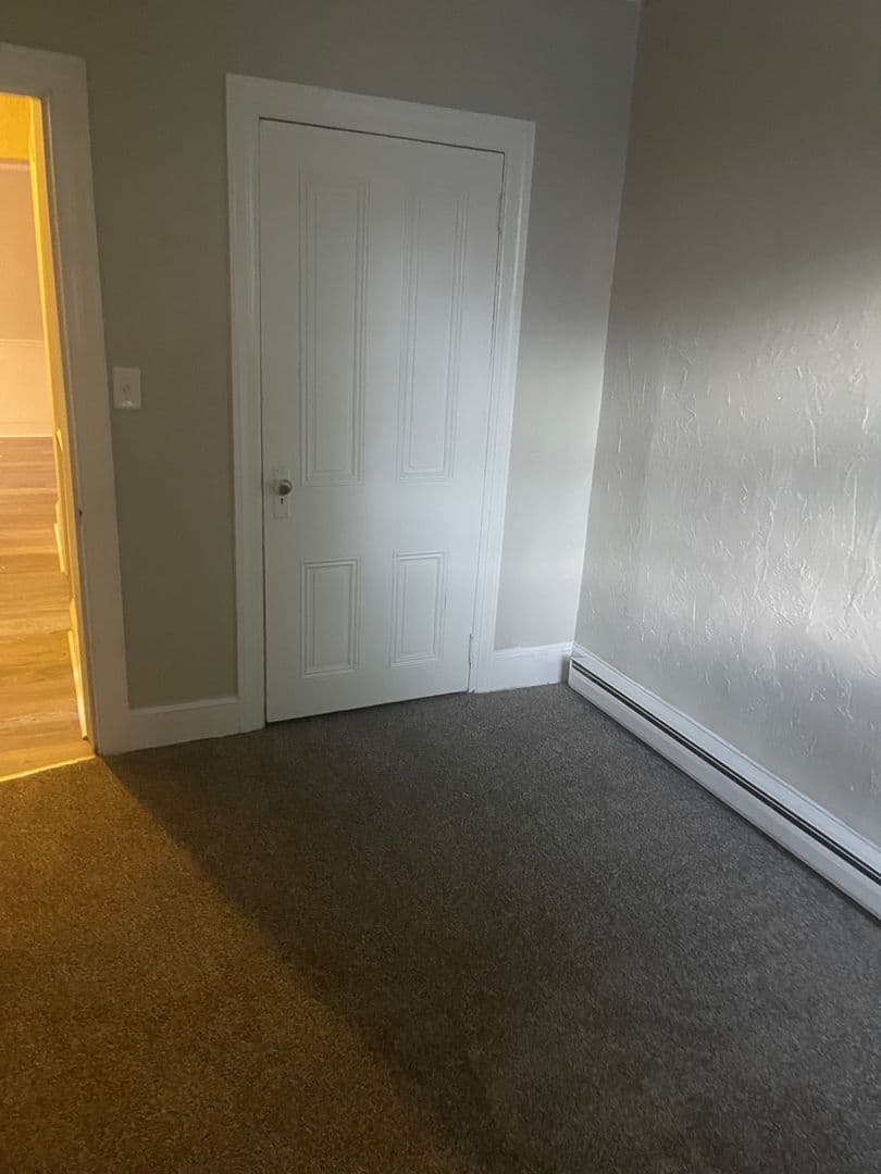 Carlisle Apartment: 132 S Hanover St
