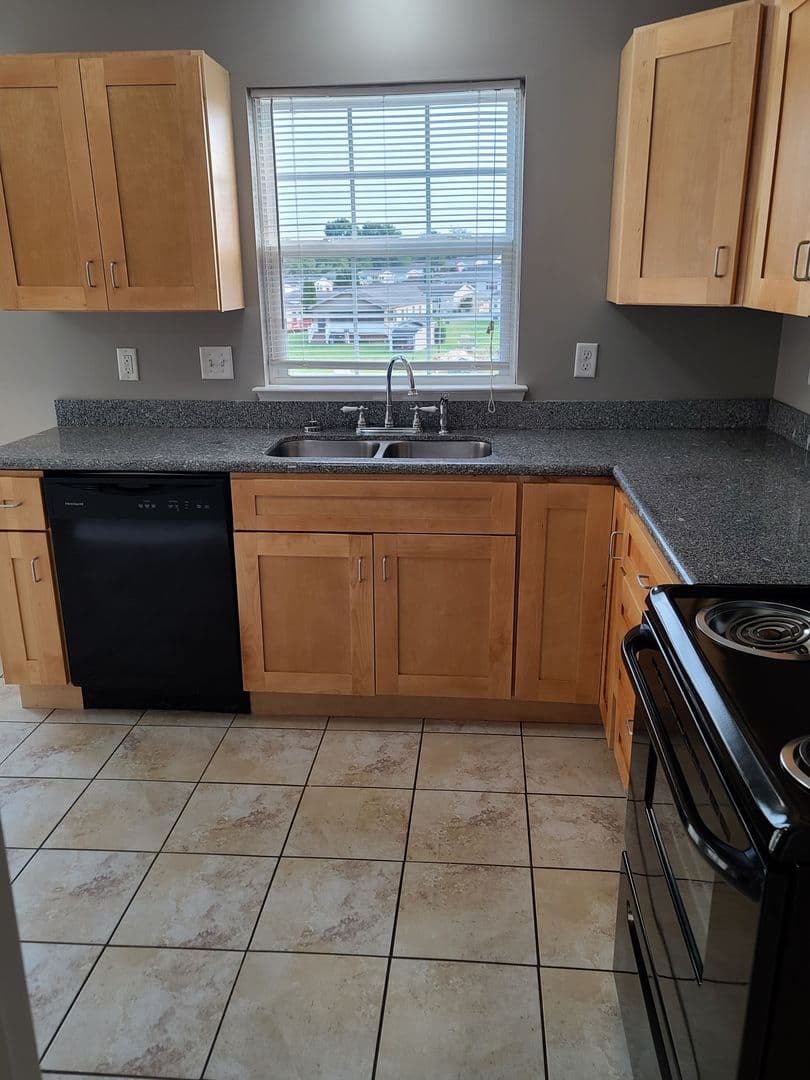 Waynesboro House: 393 Viewpoint Way
