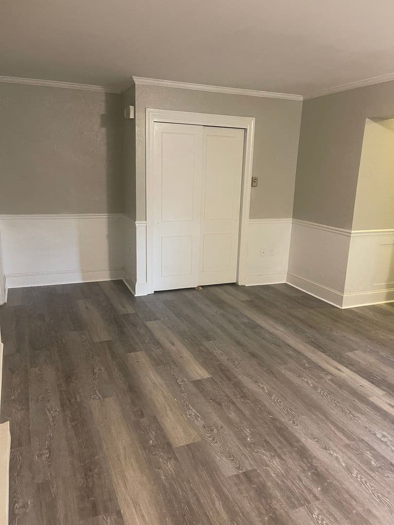 Carlisle Apartment: 132 S Hanover St