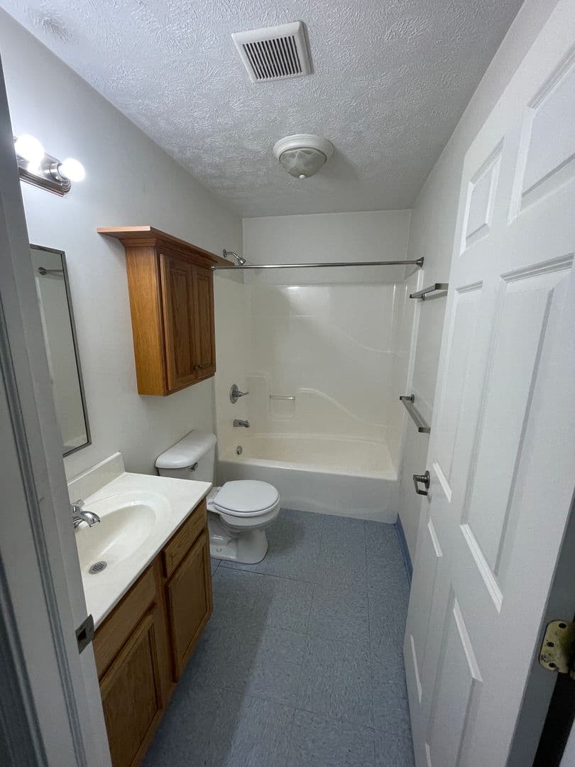 Slippery Rock Apartment: 877 New Castle Road