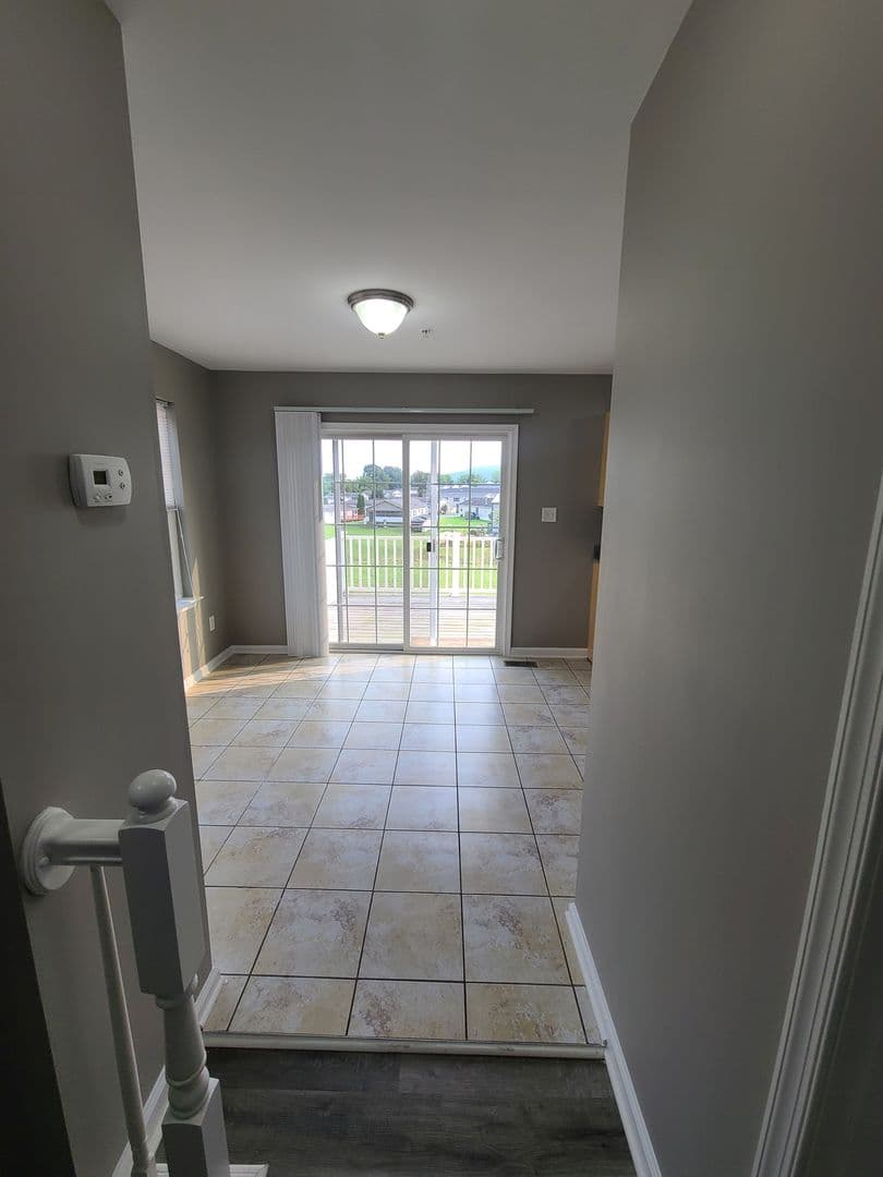 Waynesboro House: 393 Viewpoint Way