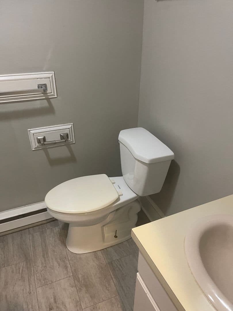 Carlisle Apartment: 132 S Hanover St