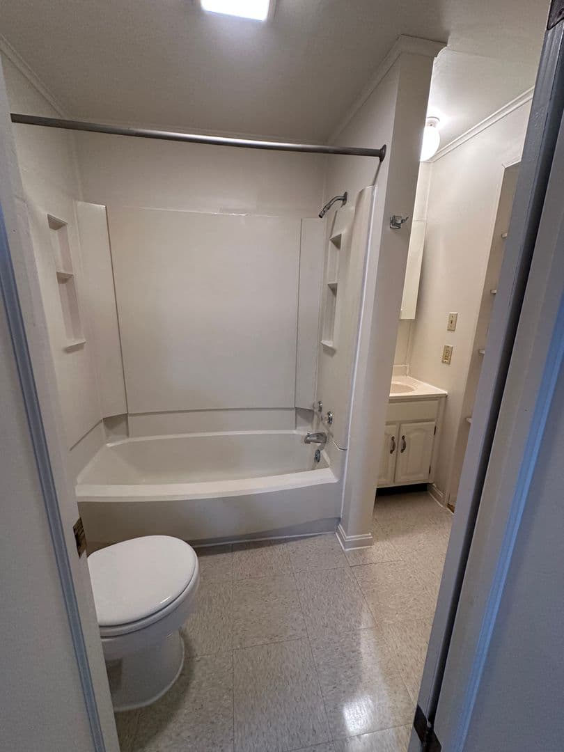 Newville Apartment: 26 E Main Street
