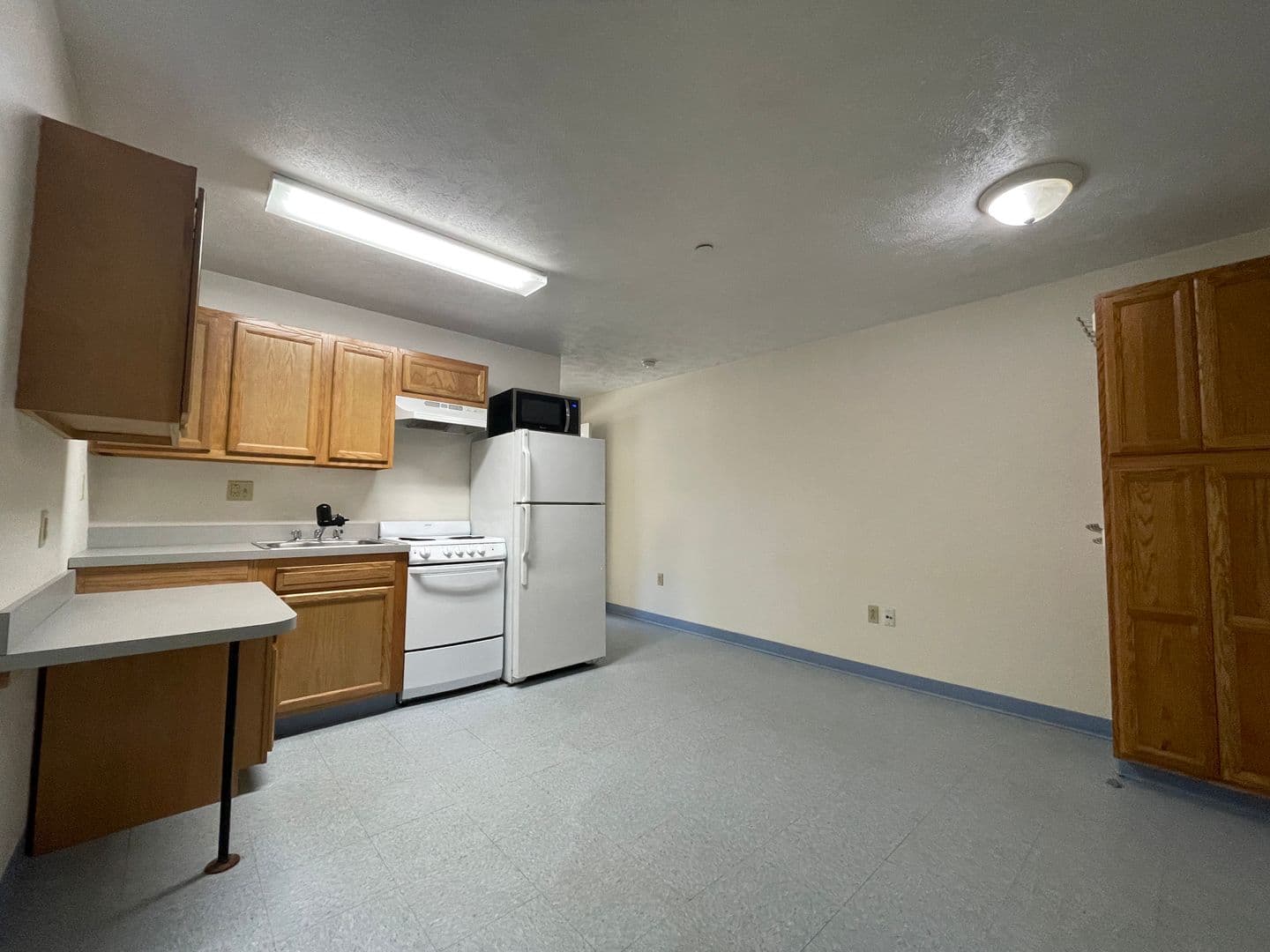 Slippery Rock Apartment: 877 New Castle Road