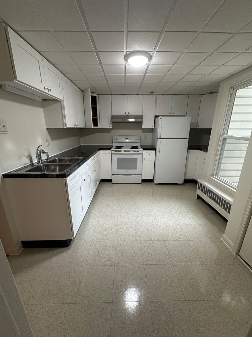 Newville Apartment: 26 E Main Street