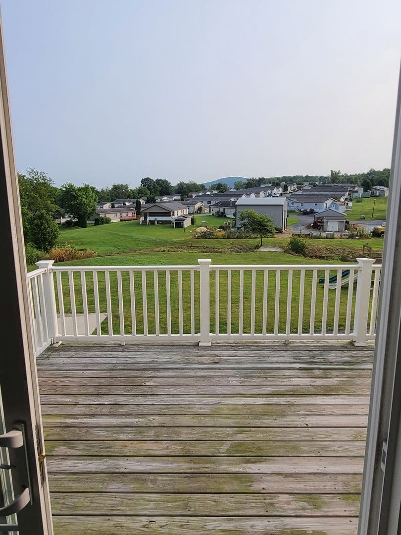 Waynesboro House: 393 Viewpoint Way