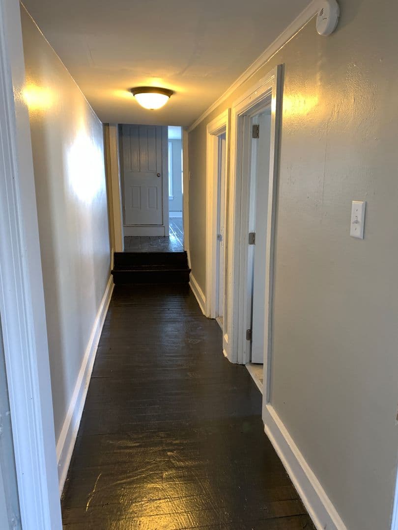 Carlisle Apartment: 143 & 145 N West