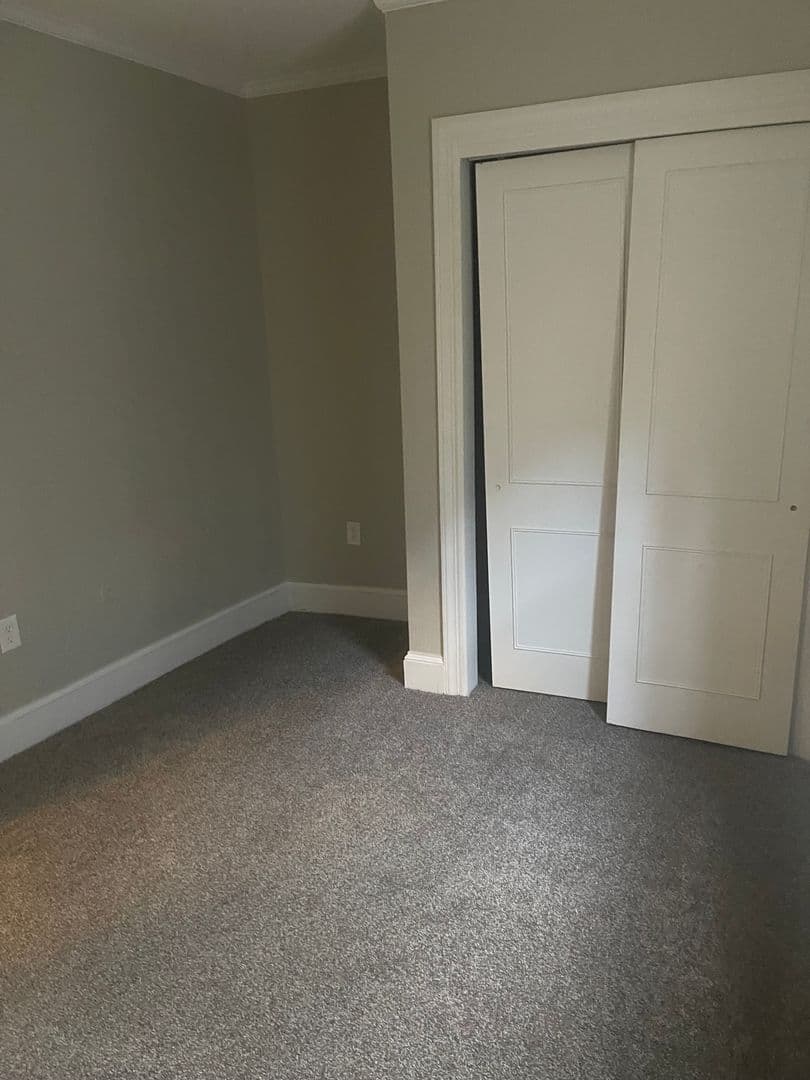 Carlisle Apartment: 132 S Hanover St