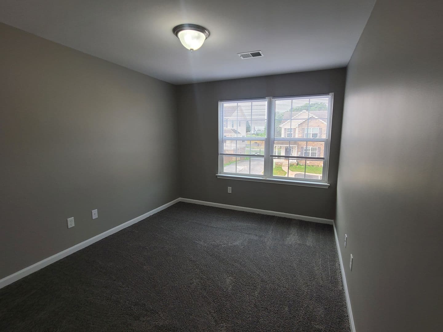 Waynesboro House: 393 Viewpoint Way