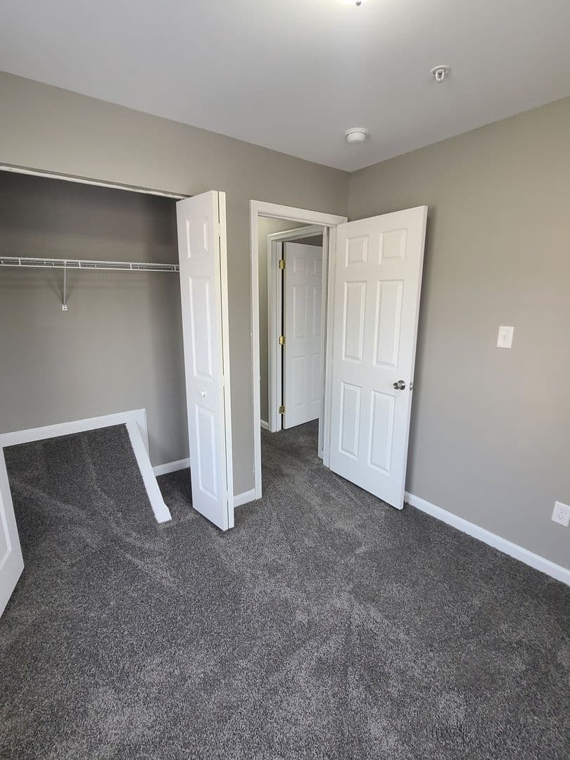 Waynesboro House: 393 Viewpoint Way