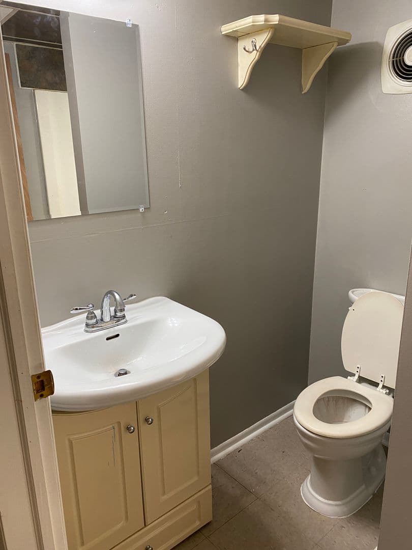 Chambersburg Apartment: 146 Kennedy St