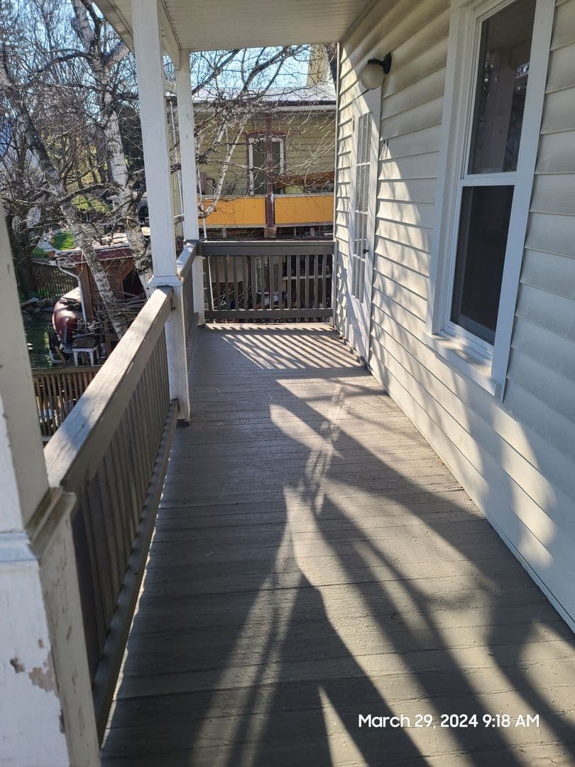 Waynesboro Apartment: 19 E North St