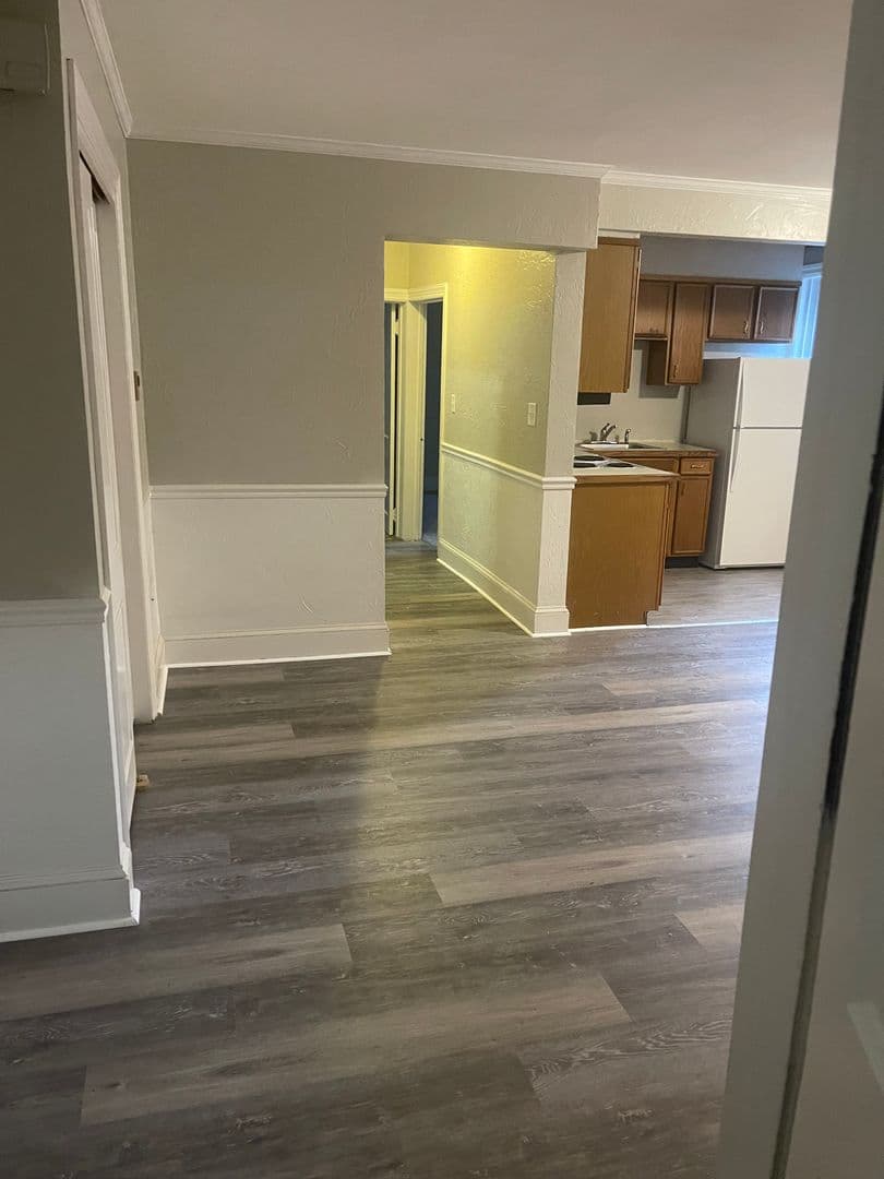 Carlisle Apartment: 132 S Hanover St