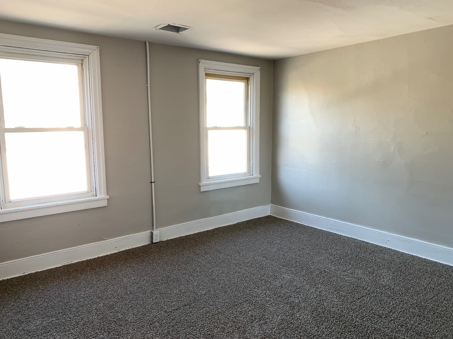 Carlisle Apartment: 143 & 145 N West
