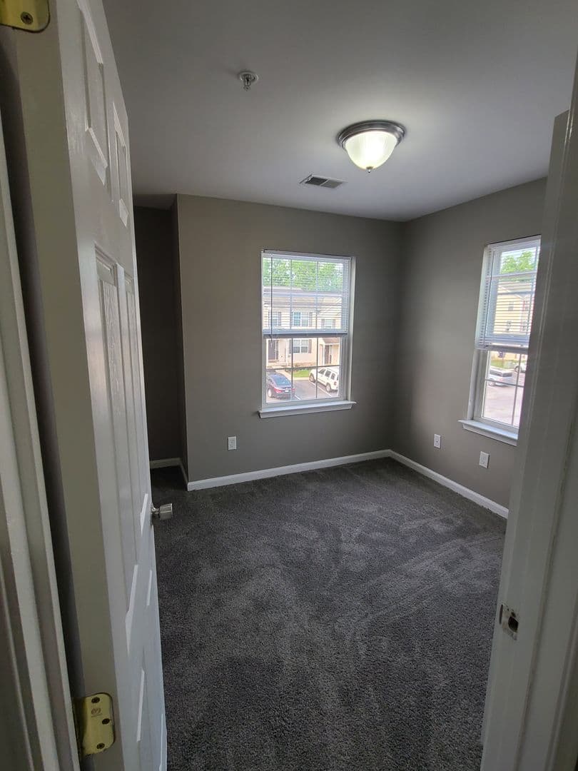 Waynesboro House: 393 Viewpoint Way