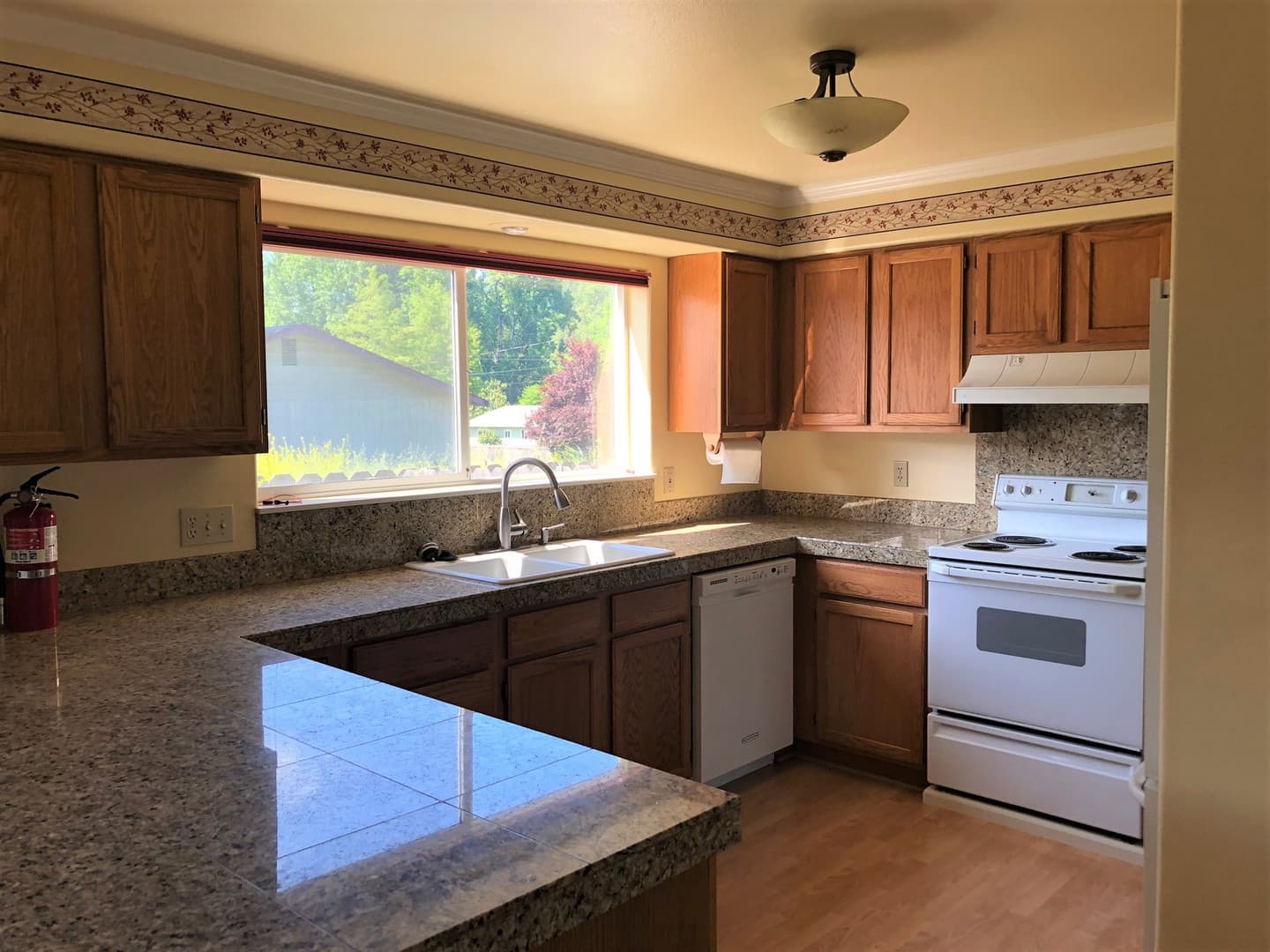 Roseburg House: 172 NE Rifle Range St Apt #10