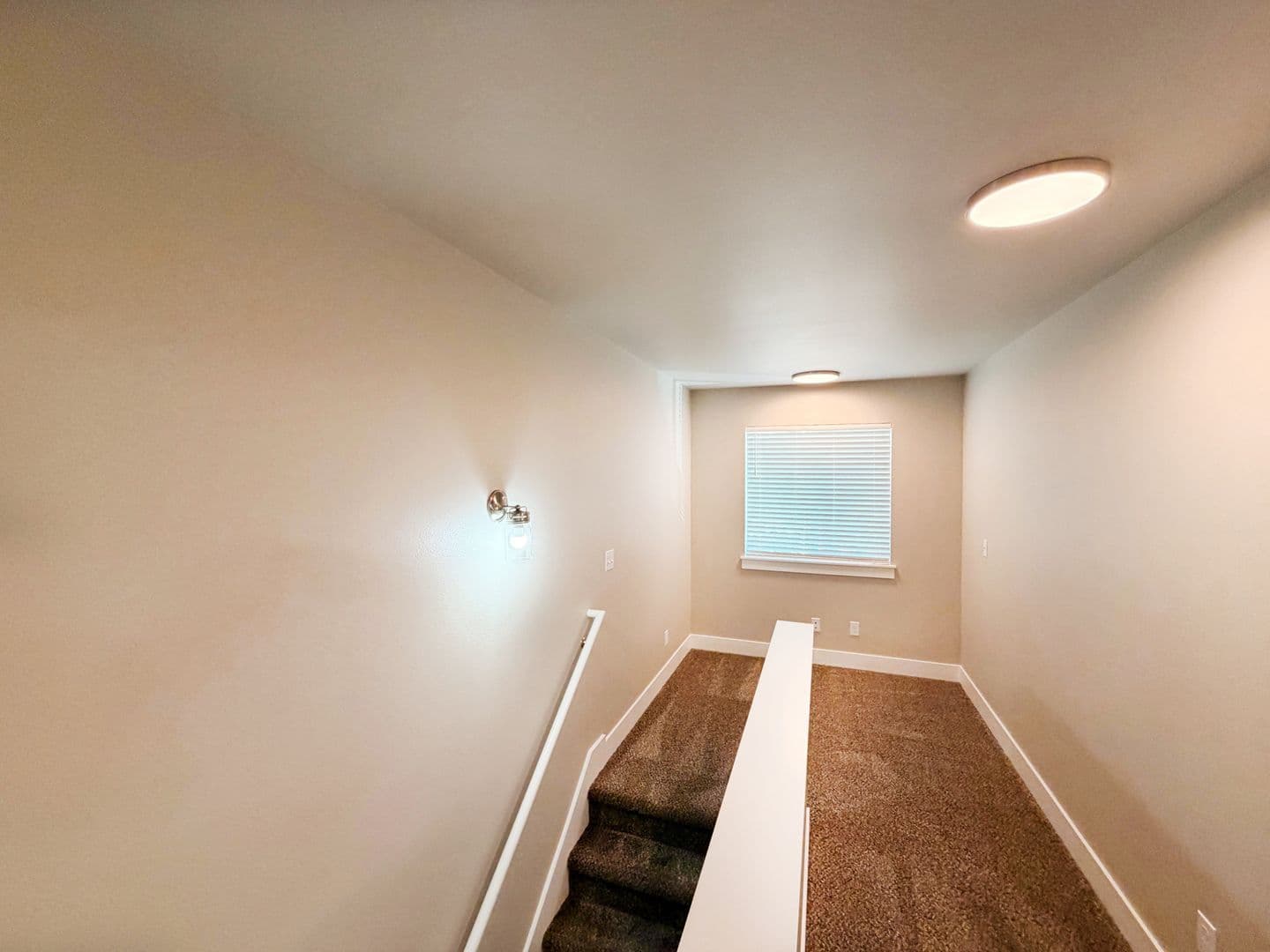 Roseburg Apartment: 1152 & 1154 Rifle Range
