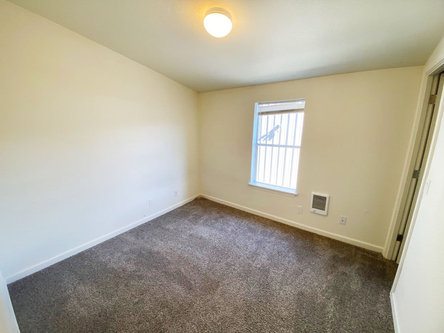Roseburg House: 3693 NW Broad St