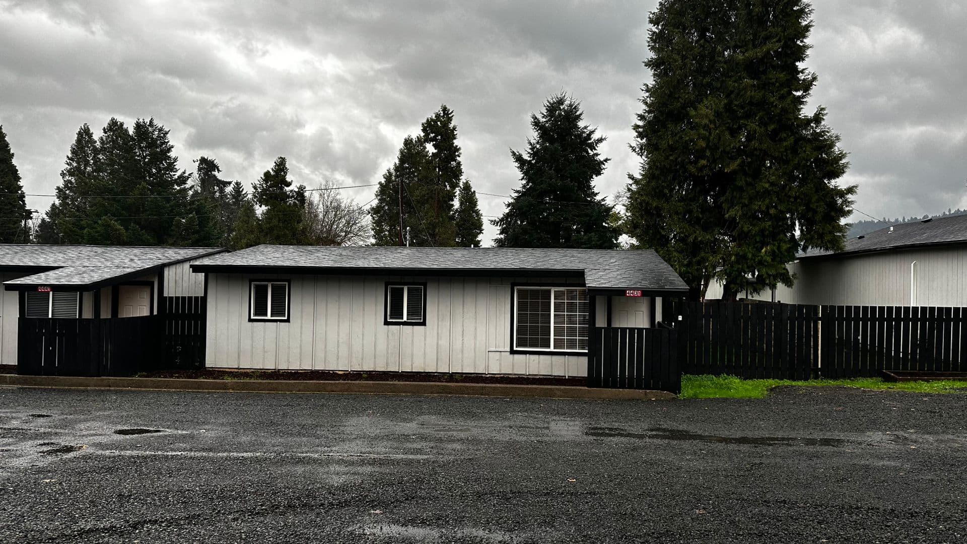 Riddle Apartment: Glenbrook Loop Rd & Hanna View Lane