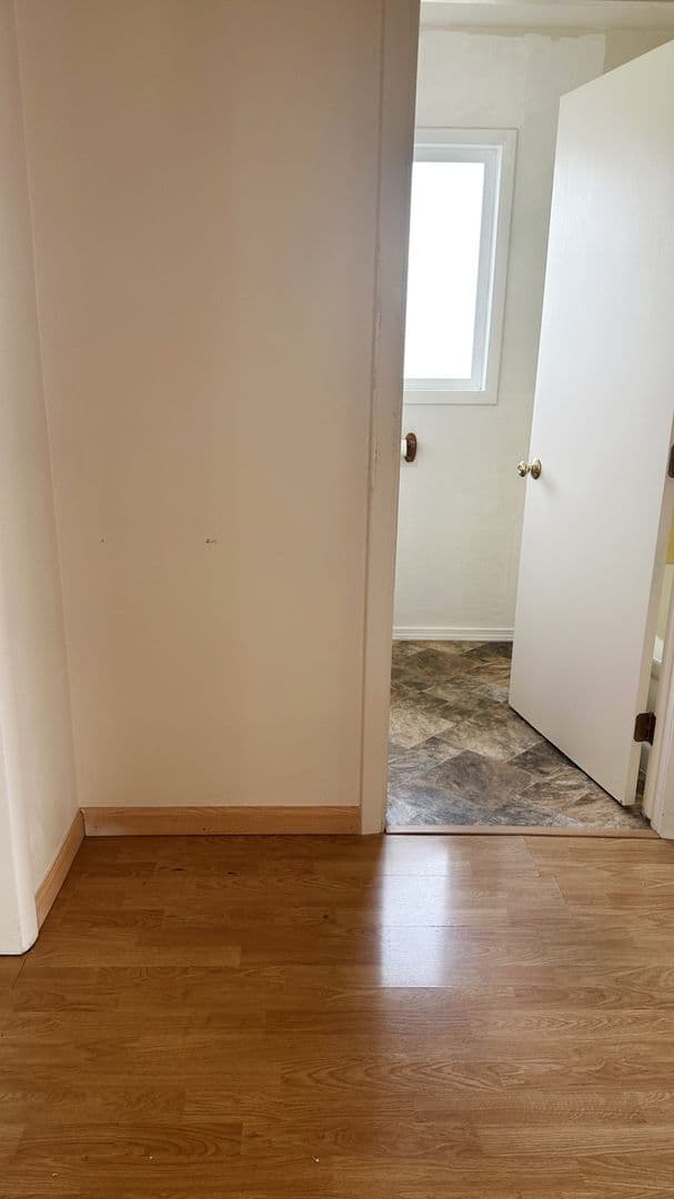 Roseburg House: 1866 Linnell Ave