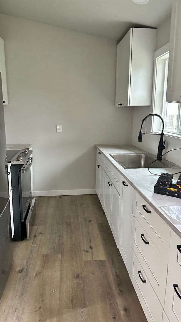 Riddle Apartment: Glenbrook Loop Rd & Hanna View Lane