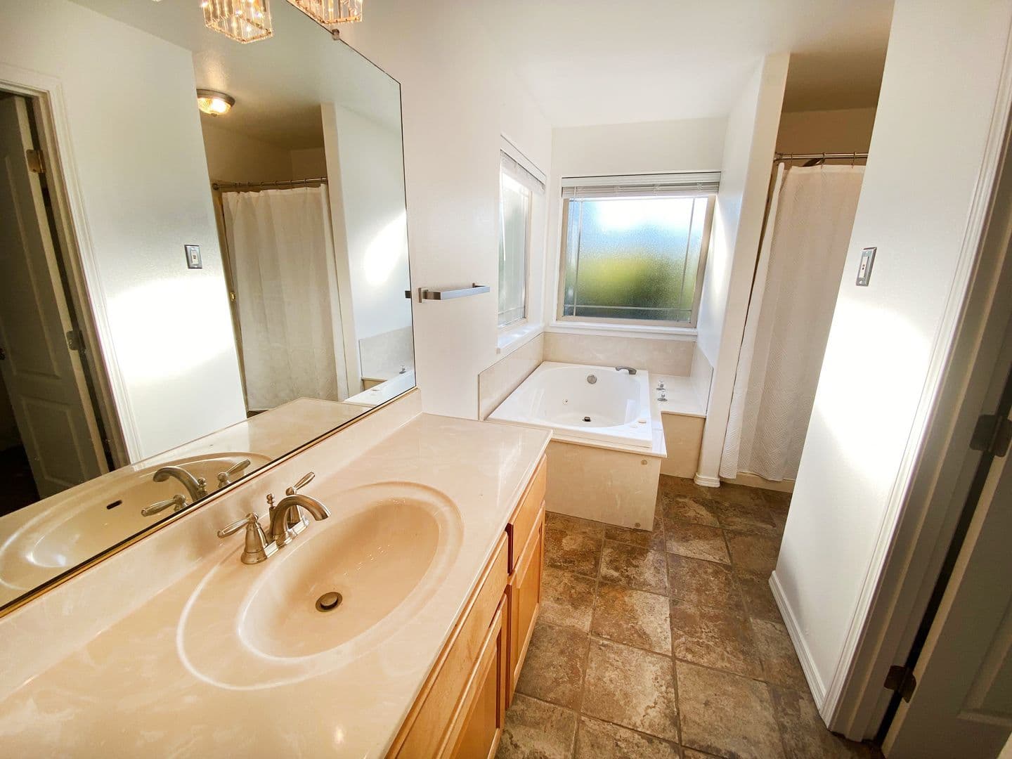 Roseburg House: 2315 NW Witherspoon Ave