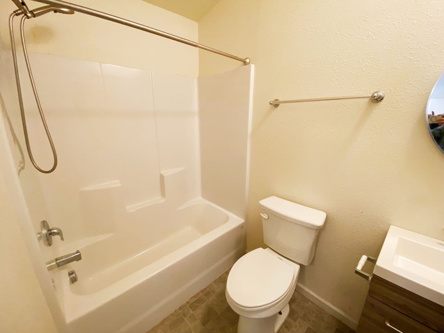 Roseburg House: 3693 NW Broad St