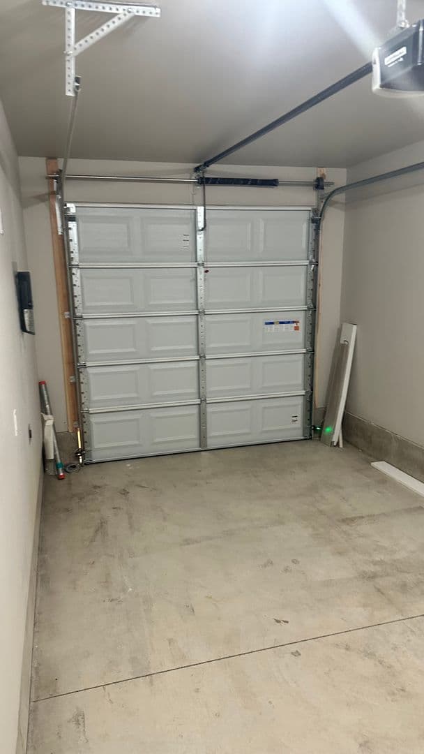 Roseburg Apartment: 1152 & 1154 Rifle Range