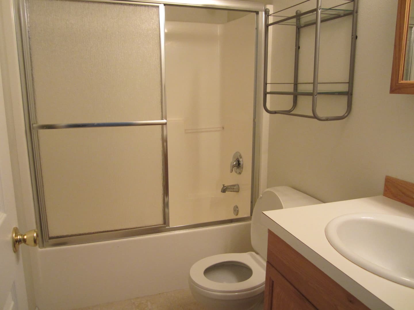 Sutherlin Apartment: 442 - 488 Willow Creek Lane