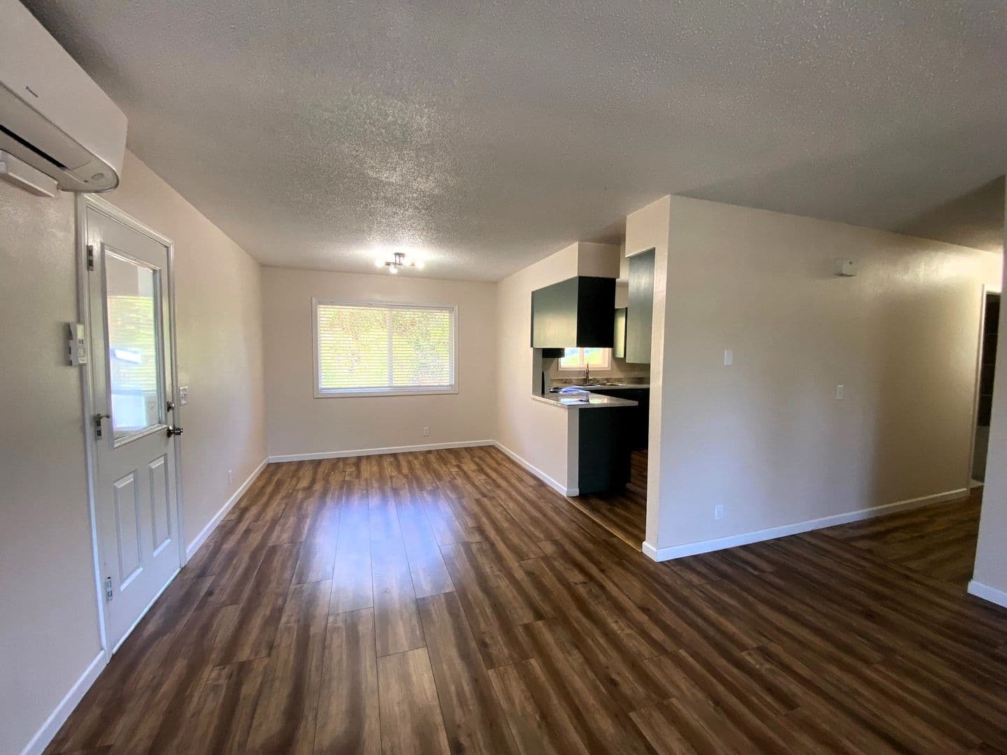 Roseburg Apartment: 3037 & 3039 Slope St