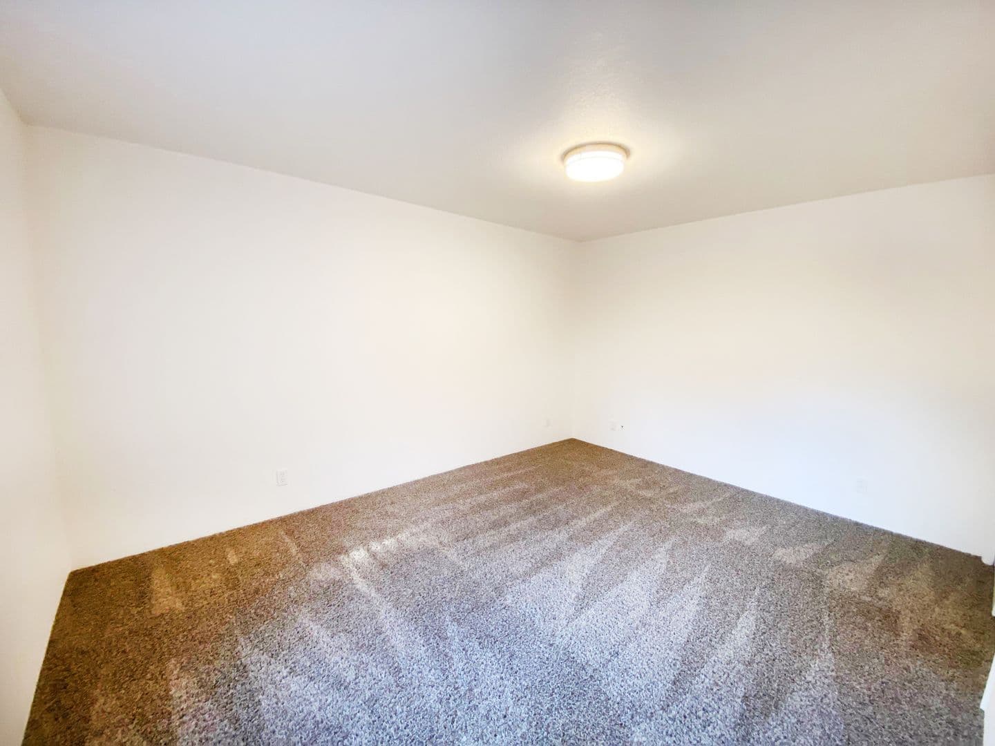 Roseburg House: 2315 NW Witherspoon Ave