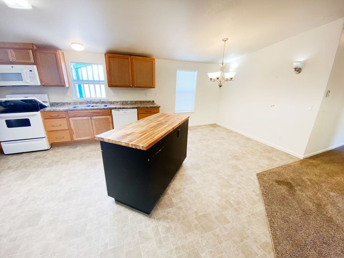 Roseburg House: 3693 NW Broad St